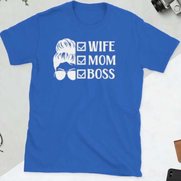MOTHER WIFE UNISEX T-SHIRTS GILDEN 100% COTTON - Picture 1 of 6